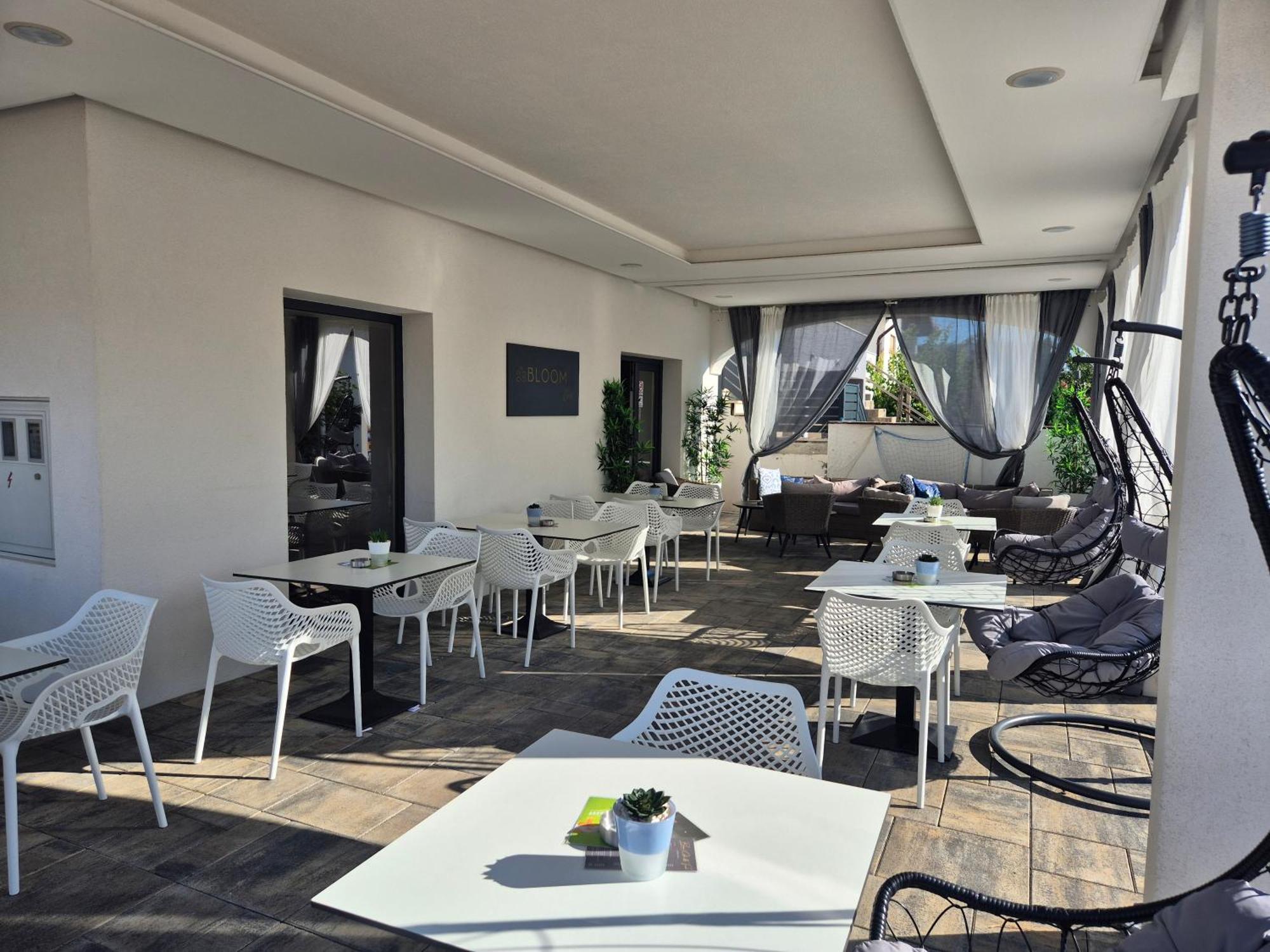 B&B Bloom Apartments Vir Exterior foto