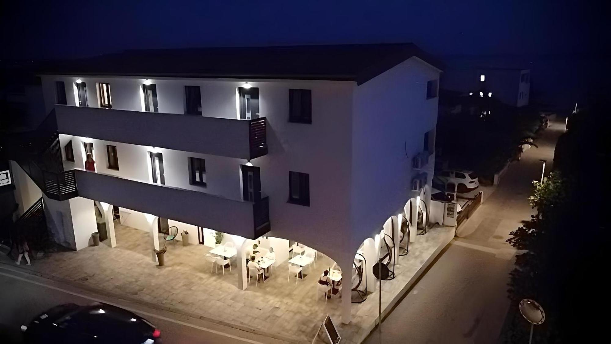 B&B Bloom Apartments Vir Exterior foto